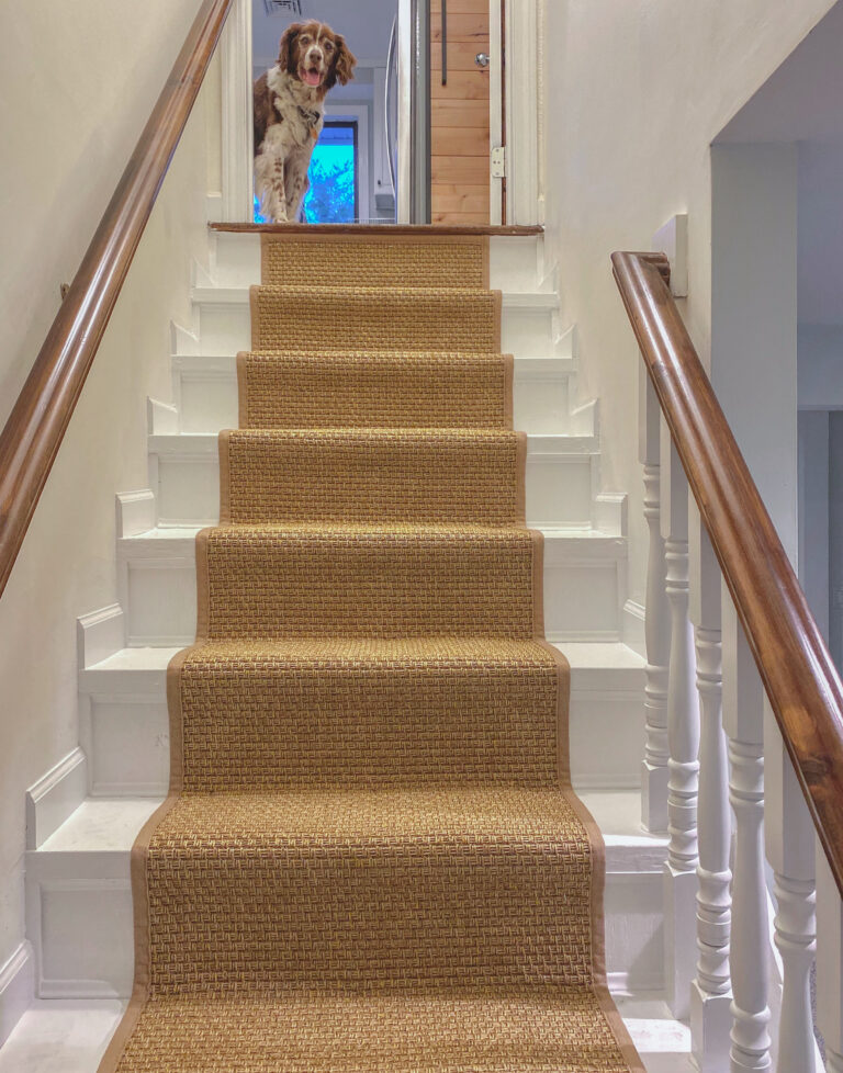 how to install carpet runner on stairs