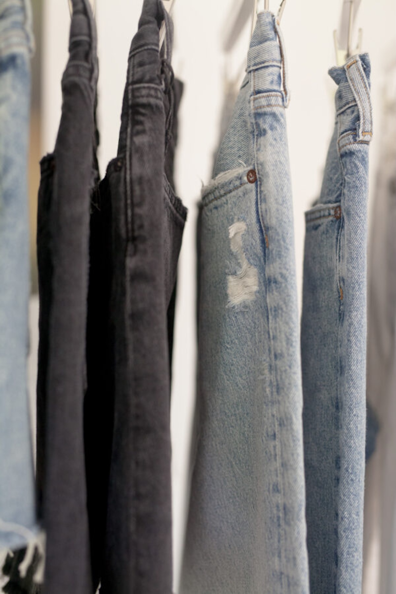 best way to organize clothes in closet