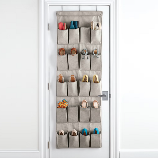 how to organize your closet with little space