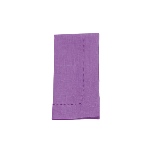 minimalist halloween table settings