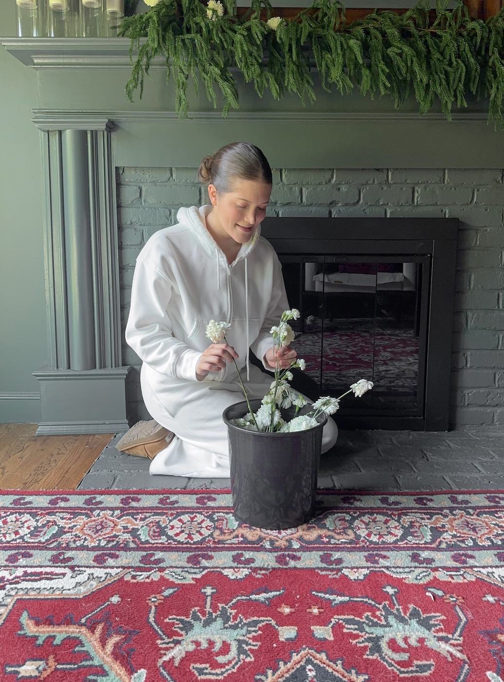 how to make a Christmas garland step by step