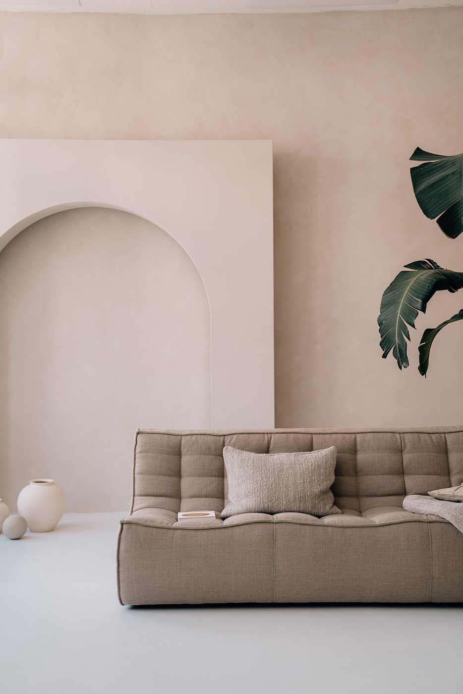 modern interior design style characteristics