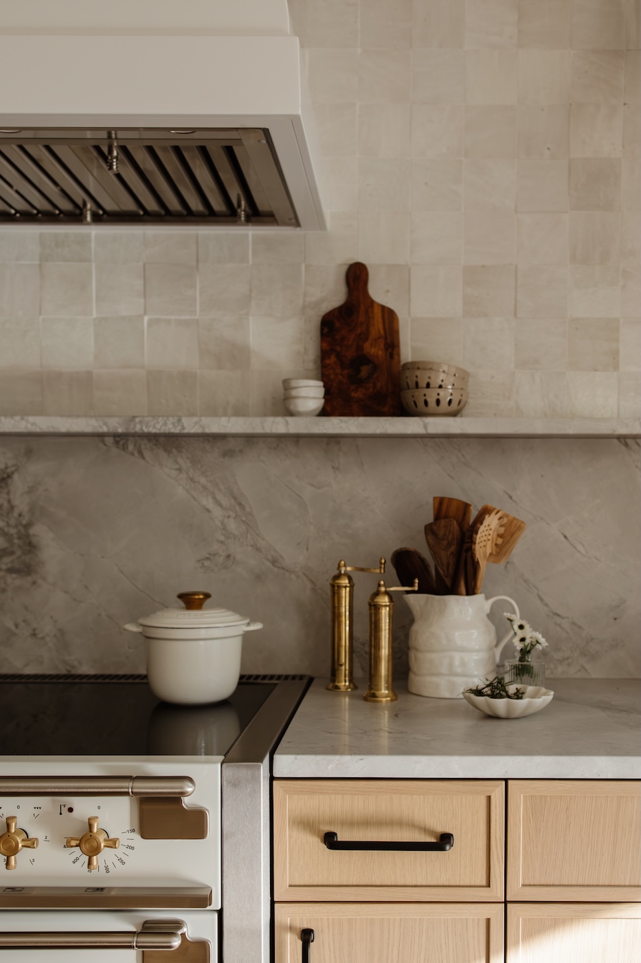 marble kitchen backsplash pros and cons