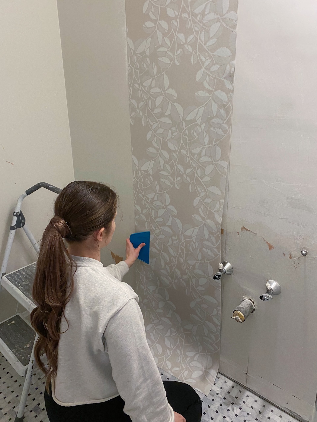 wallpaper installation diy